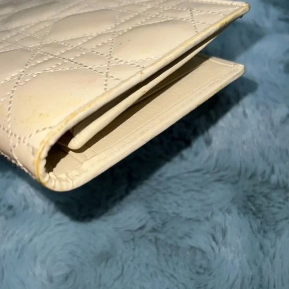 CHRISTIAN DIOR BEIGE PATENT LEATHER CONTINENTAL WALLET - Picture 13 of 15